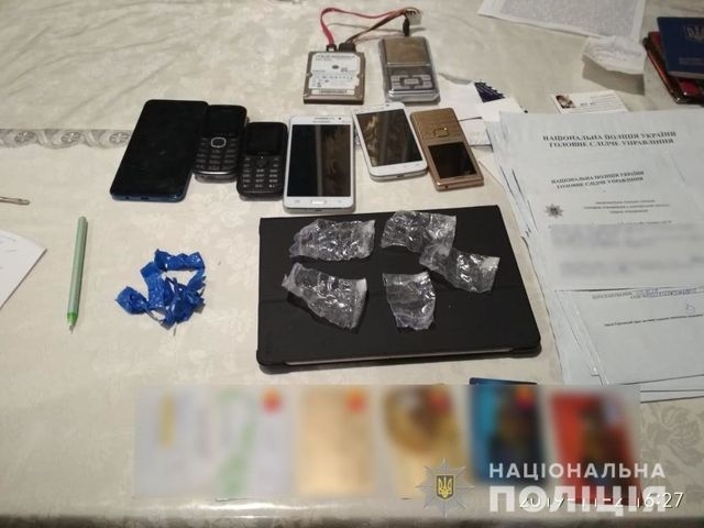 Правоохранители разоблачили крупную группировку наркоторговцев