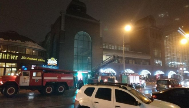 Переполох на Сумском рынке: в пиццерии задымилась вытяжка