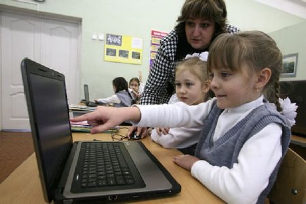 За школьниками будут следить через Wi-Fi