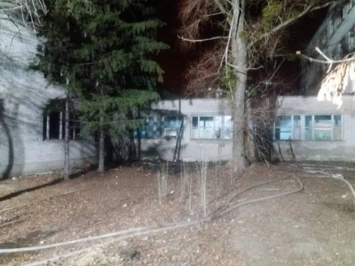 Пожарные оперативно ликвидировали возгорание в здании бывшего общежития