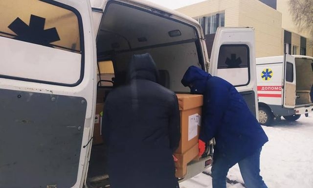 Медики Лозовой получили два новейших аппарата ИВЛ