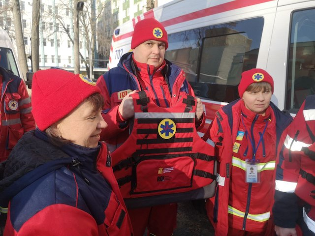 В Харьков привезли партию детских бронежилетов