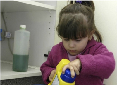 На Харьковщине ребенок отравился растворителем
