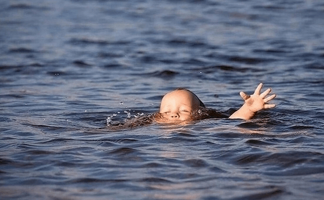 В Чугевском районе маленький мальчик утонул в домашнем бассейне