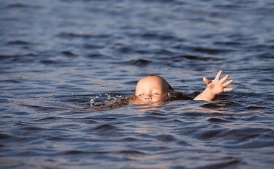В Чугевском районе маленький мальчик утонул в домашнем бассейне