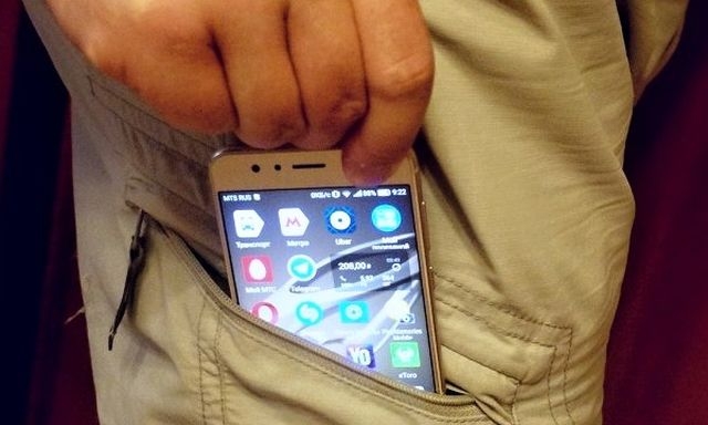 Посетитель бара, укравший чужой смартфон, отделался штрафом