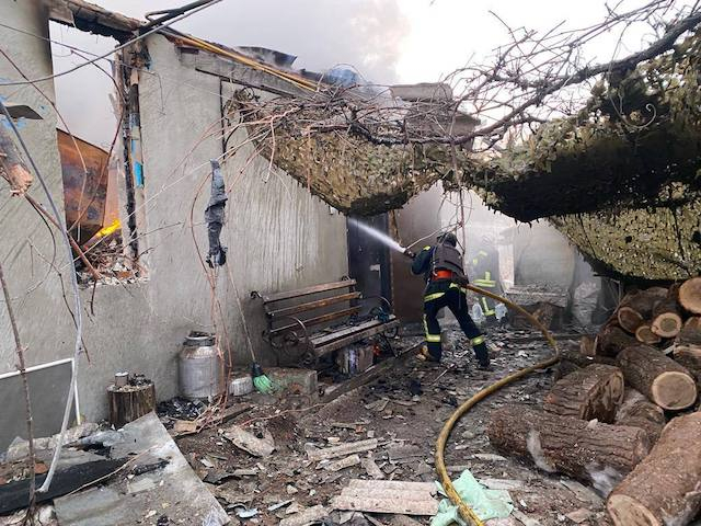 В Волчанской громаде во время обстрела разрушены предприятие и школа