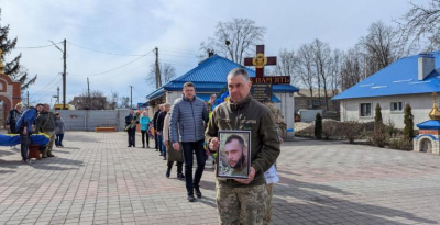 От полученных на фронте ранений скончался защитник Украины из Златопольской громады