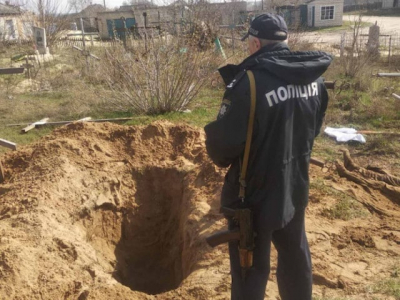 В Изюме эксгумировано тело еще одной жертвы российских агрессоров