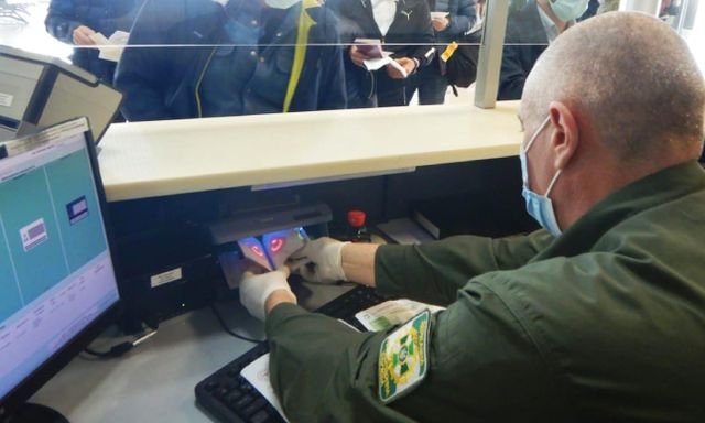 Гражданина Турции задержали в аэропорту Харькова – его разыскивал Интерпол