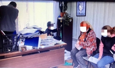 Глава сельсовета пообещал выдать документы на незаконную добычу песка и попался на взятке