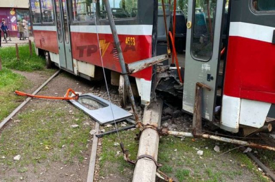 ДТП на Салтовском шоссе – с рельсов сошел трамвай (видео)
