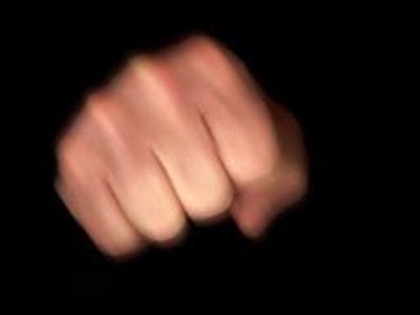 Вечерняя трапеза закончилась потасовкой