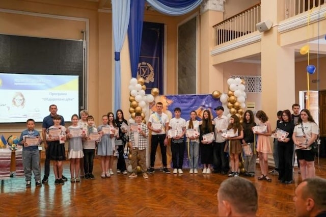 В Куриловкой громаде отметили лучших учеников и их педагогов