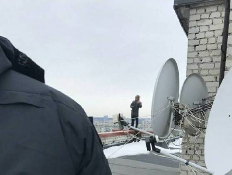 На Салтовке парень пытался покончить с собой – полицейские отговорили (фото)