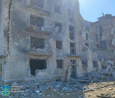 В Купянске в результате авиаудара разрушен дом – под завалами могут быть люди