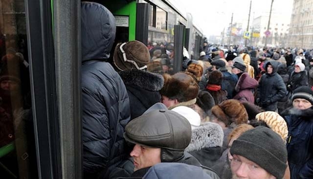 Наземный транспорт принял на себя непосильную нагрузку