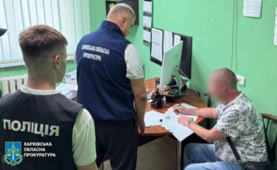 Директор и старшая медсестра больницы незаконно выплатили свыше одного миллиона гривен