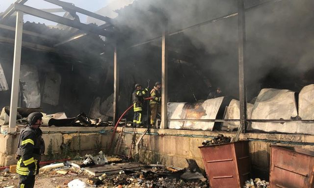 Во время обстрела Волчанска возник масштабный пожар (фото)