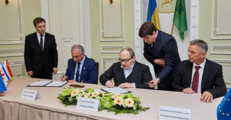 Харьков подписал соглашения о партнерстве с двумя старинными греческими городами