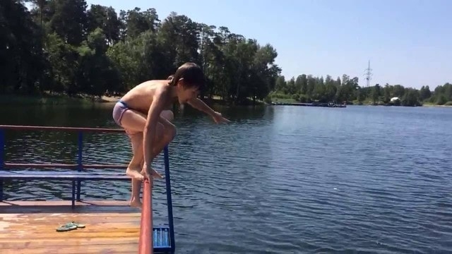 Во время отдыха у водоема в Люботине ребенок получил тяжелую травму