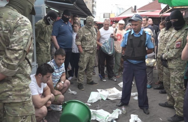 Активисты решили помочь правоохранителям