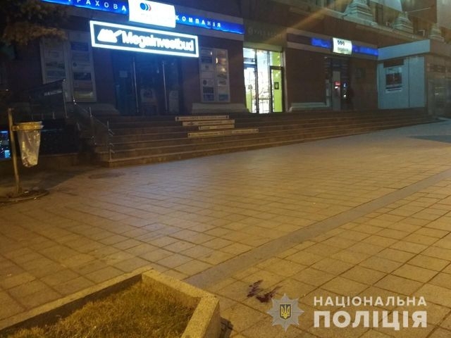 В центре Харькова на прохожего напал мужчина: потерпевший скончался в больнице