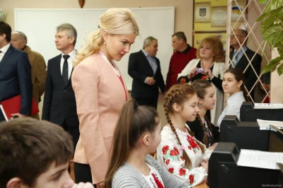 Китай подарил более тысячи компьютеров харьковским школам