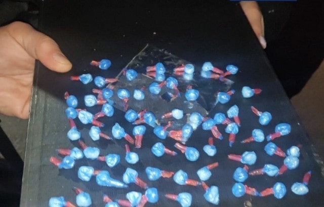 Патрульные полицейские задержали перевозчиков наркотиков