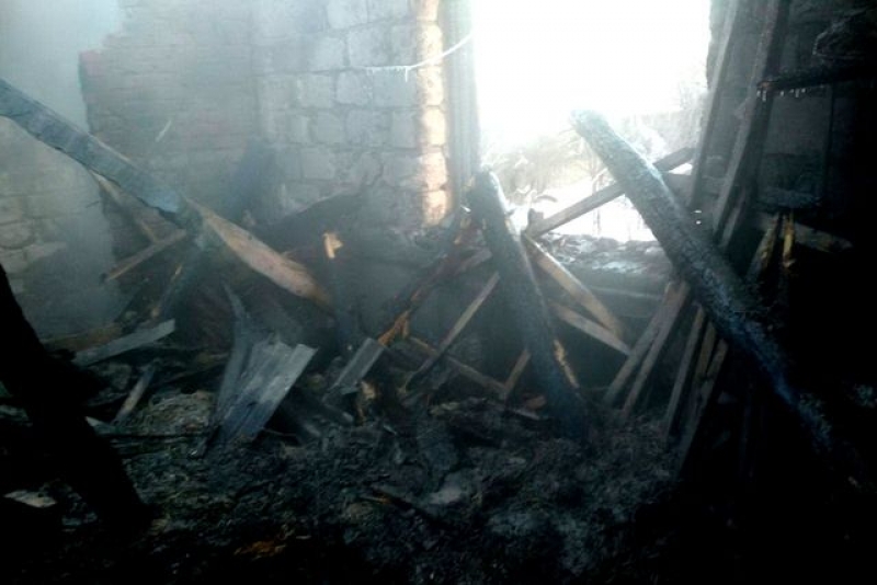 На Харьковщине в огне погиб мужчина, его супруга пострадала