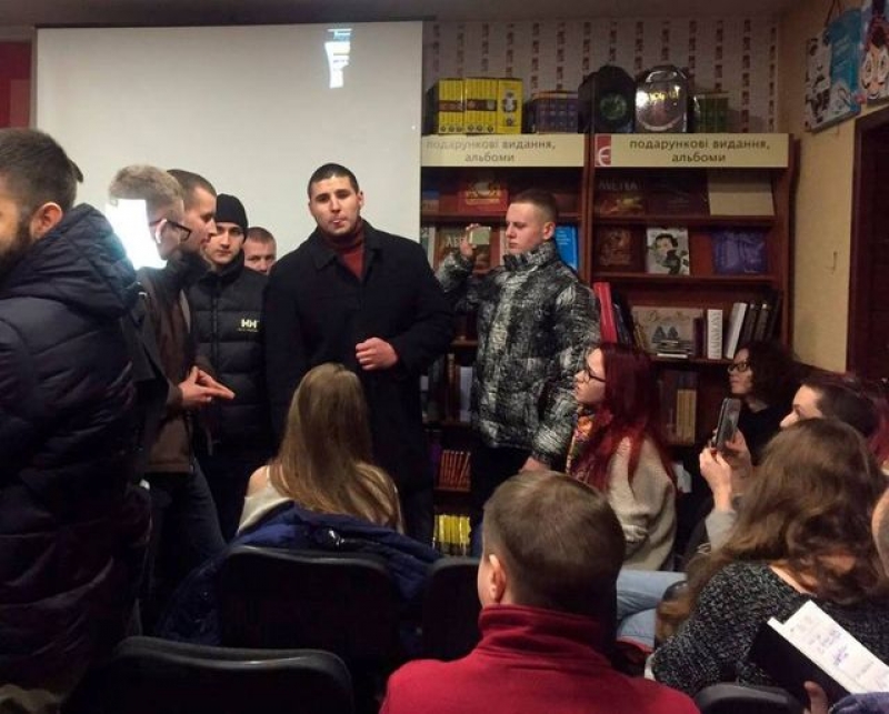 Несмотря на провокации националистов, в Харькове намерены провести ЛГБТ-лекцию