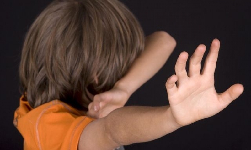 Под Харьковом школьники снимали на планшет издевательства над ребенком