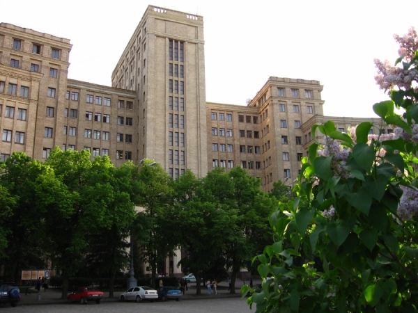 Студентки взорвали ВНУ им. Каразина