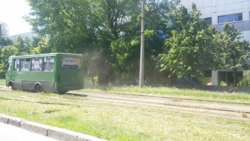 Из-за ремонта на Клочковской в Харькове появились «дрифтующие» автобусы (фото)