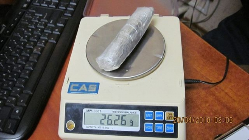 Харьковские таможенники нашли в нижнем белье гражданки «закладку»