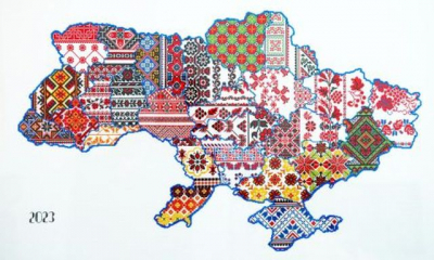 В Харькове вышили карту Украину самобытными узорами