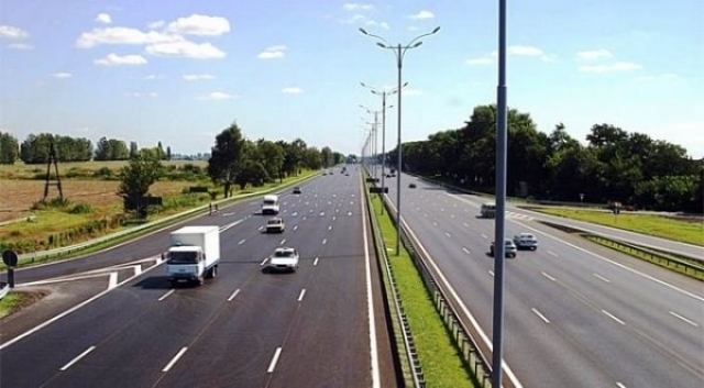 Дорогу первой категории построят между Харьковом и Киевом