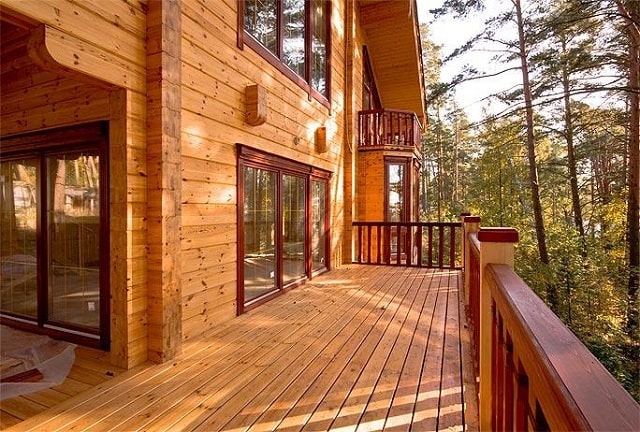 Особенности ухода за домом из клееного бруса