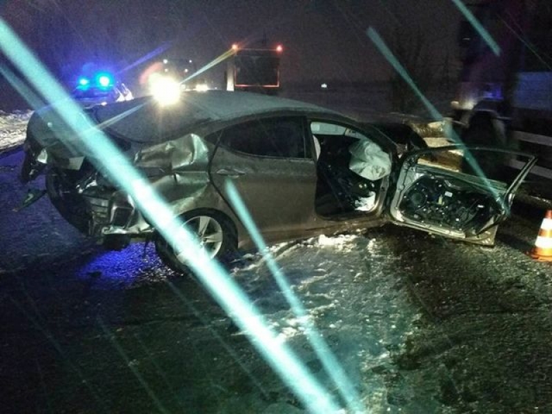 Под Харьковом столкнулись два элитарных авто: есть пострадавшие (фото)