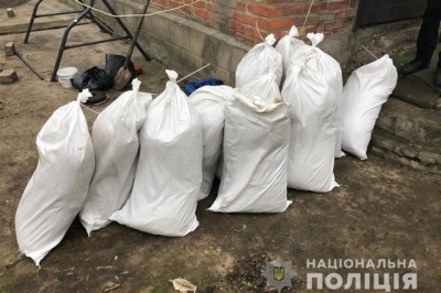 800 кг наркотиков обнаружили правоохранители у семейной пары из Краснограда