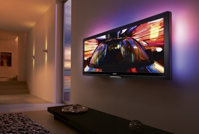 Как повесить телевизор на стену и спрятать провода