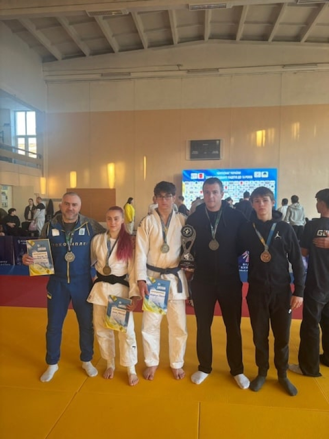 Команда харьковских дэюдоистов на чемпионате страны завоевала второе место