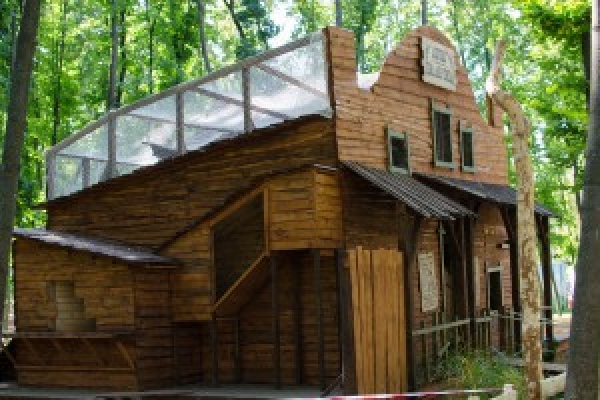 В парке Горького появилось убежище Билли Кида