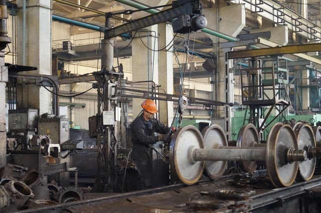 Министр пообещал увеличить заказ Панютинскому вагоноремонтному заводу