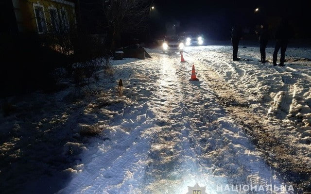 На обочине дороги нашли пешехода с обморожением – его сбила машина