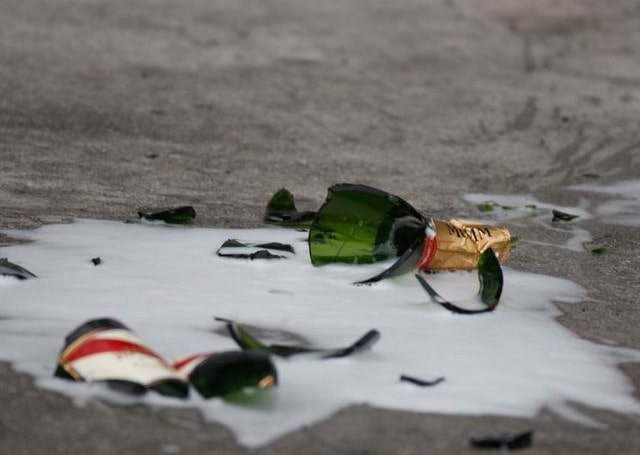 ЧП в райцентре Коломак: от удара бутылкой шампанского по голове погиб молодой человек