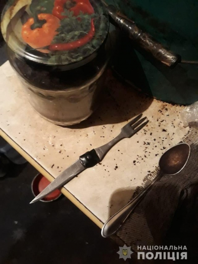 Во время пьяного застолья житель Красноградского района убил приятеля