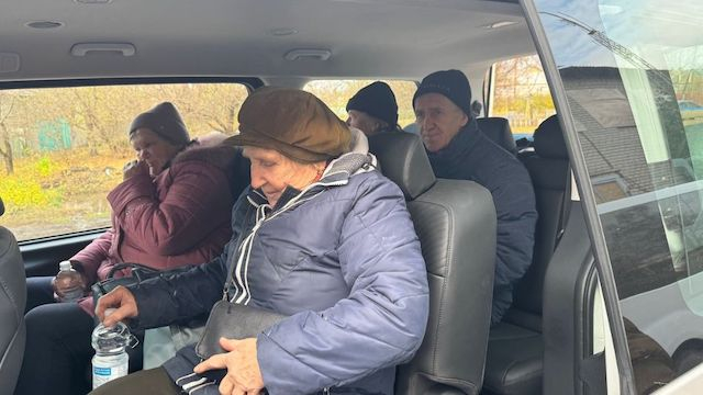 Из опасных эон волонтеры эвакуировали 21-го человека