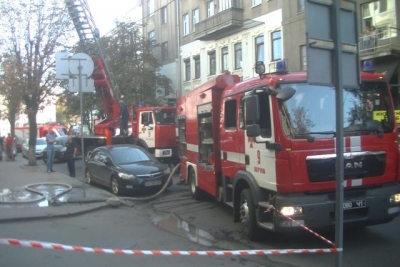 Из-за пожара в харьковской многоэтажке, эвакуировали 9 человек