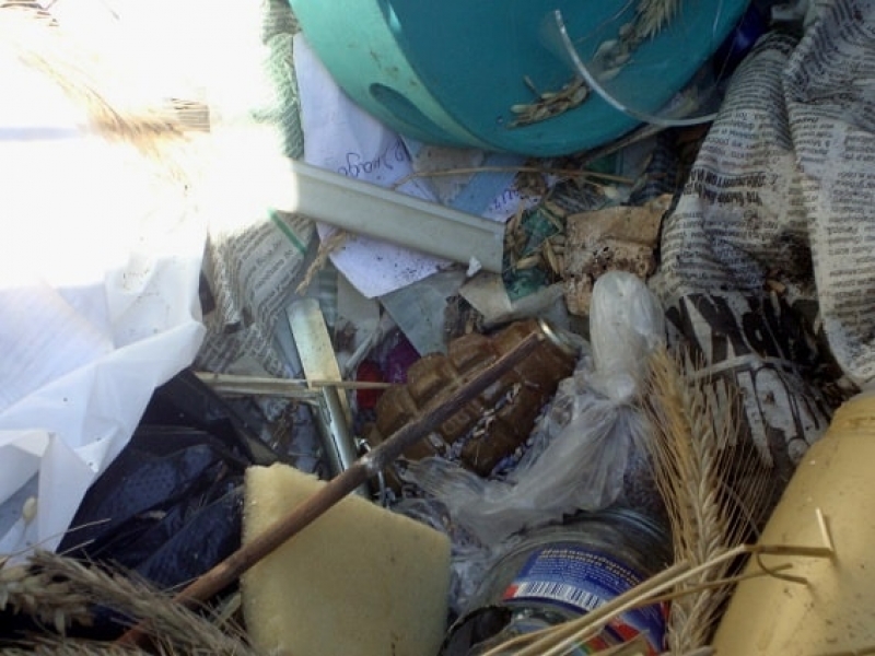 В Харькове в мусорном контейнере нашли боевую гранату